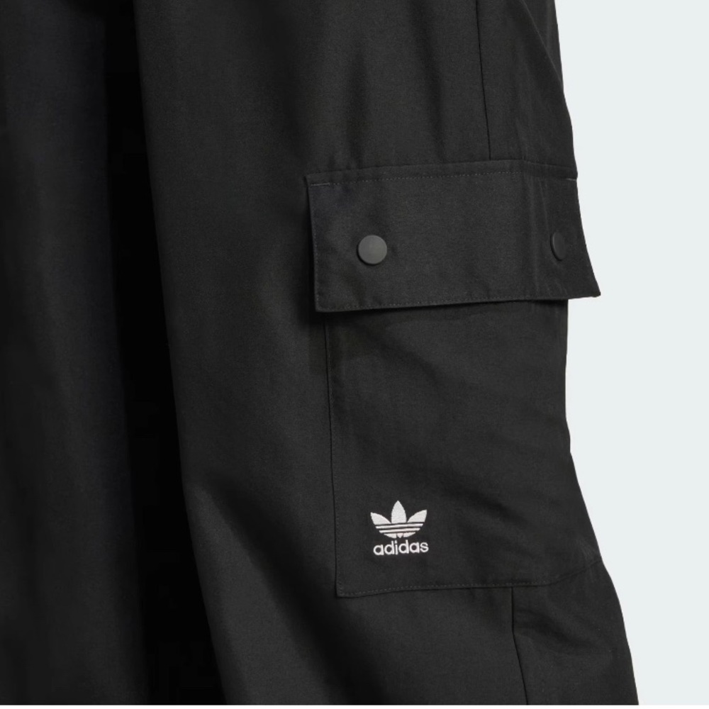 NWT Adidas Originals Women's Essentials Woven Cargo Pants Size XL - Black $75 - Picture 5 of 9